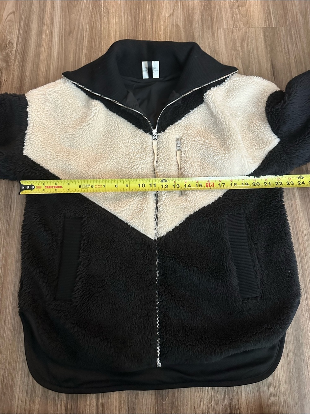 Varley Corson Sherpa Jacket - Black & Cream Chevron - Picture 5 of 13